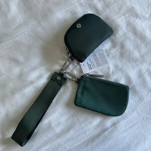 43🆕 Lululemon Dual Pouch Wristlet Dark Forest Medium Forest